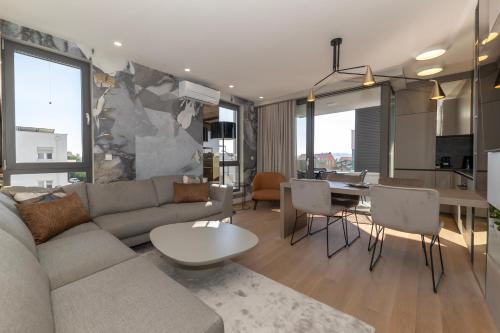 Mariva Luxury Apartment