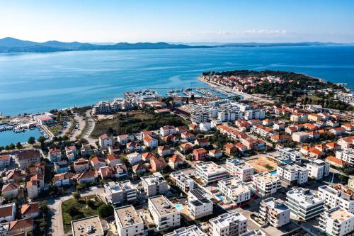 Mariva Luxury Apartment