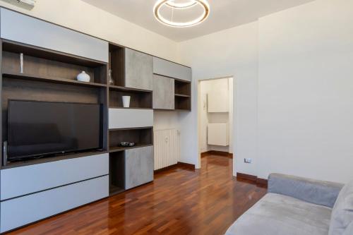 Gambara M1 - 15 min to Duomo, balcony, AC&WiFi
