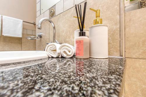 Koupelna v ubytování Three shots Wifi Dstv at Mapungubwe