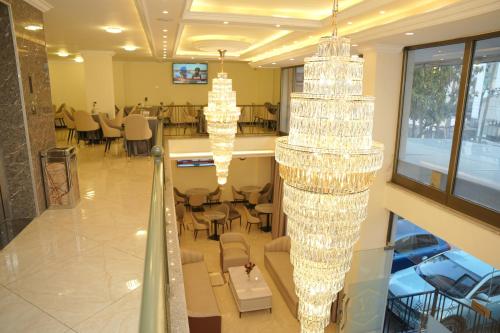 Μια τηλεόραση ή/και κέντρο ψυχαγωγίας στο Yofel Hotel Bole