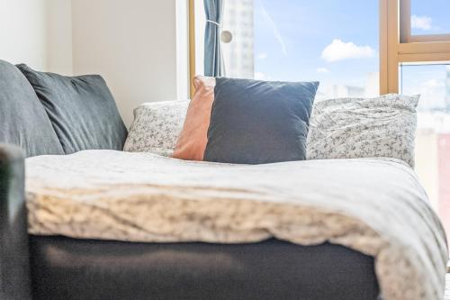 NEW 1 bed Central Birmingham Fast Wi-Fi, Smart TV photo 14