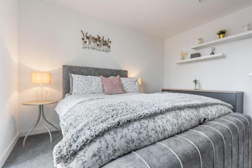 NEW 1 bed Central Birmingham Fast Wi-Fi, Smart TV photo 21