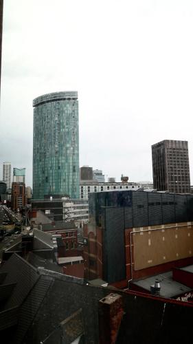 NEW 1 bed Central Birmingham Fast Wi-Fi, Smart TV photo 36