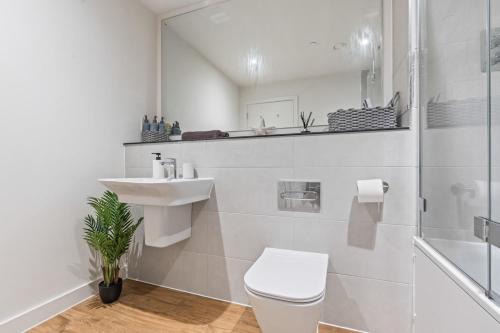 NEW 1 bed Central Birmingham Fast Wi-Fi, Smart TV photo 38