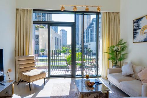 Luxury 2BR unit with speculator full road view