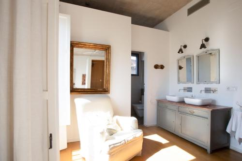 Et badeværelse på Casa Boutique San Bernardo, con jacuzzi y parking.