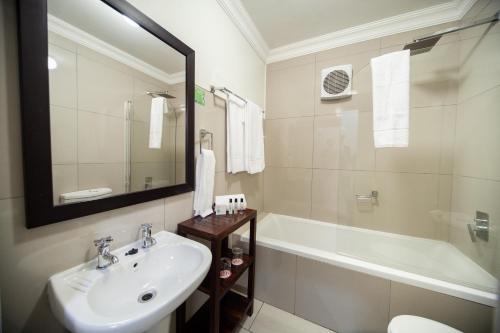 Ένα μπάνιο στο Hotel @ Tzaneen