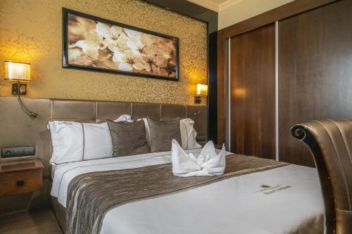 Hotel Délibáb — Photo of the whole room