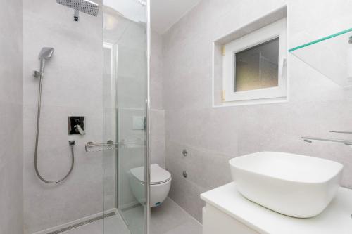 Koupelna v ubytování House Damir