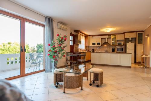 Aelora House Near Athens Airport By SEM