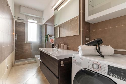 S&M Apartments- Urban stripes 2 Bedrooms near underground M2 and Navigli Milano