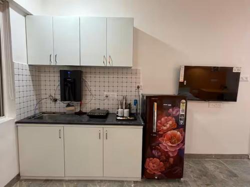 Η κουζίνα ή μικρή κουζίνα στο Private Studio Apartments by Abhibha Stays in Central Koregaon Park