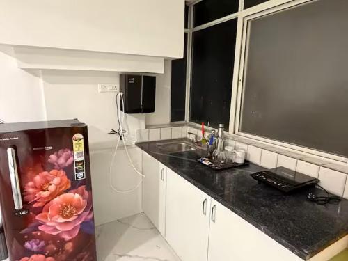Η κουζίνα ή μικρή κουζίνα στο Private Studio Apartments by Abhibha Stays in Central Koregaon Park