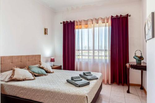 Ένα ή περισσότερα κρεβάτια σε δωμάτιο στο Near Beach - Family - Sleeps 4 - WiFi - Parking