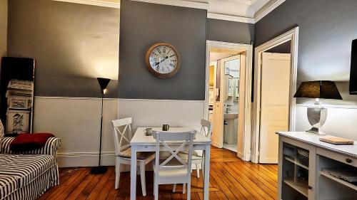 Central Paris Apartment Near Champs Elysees