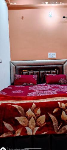 Postel nebo postele na pokoji v ubytování Sangam Only 2km from Home