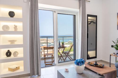 Aura Apartment with view in Venetian Port