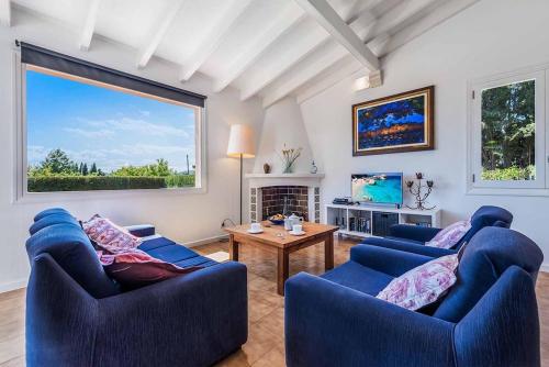 Villa Patricia Impressive garden to enjoy with the family by Renthousing