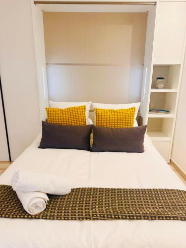 New Cannes Studio, Patio, Steps from La Croisette