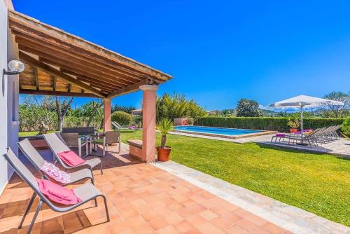 Villa Patricia Impressive garden to enjoy with the family by Renthousing