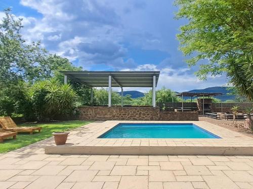 Πισίνα στο ή κοντά στο Buck Hill Bush Lodge