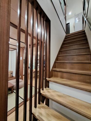 Out of Office Hostel by 旅路