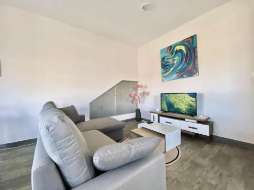 Modern Apt in Secure Gated Residence - BS1