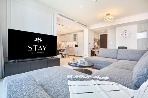 STAY BY LATINEM Luxury 1BR Holiday Home CVG 604 Near Downtown