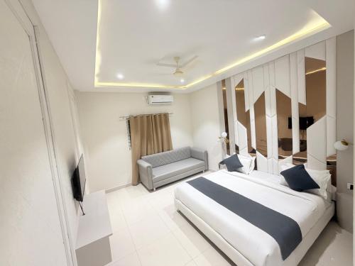 Postel nebo postele na pokoji v ubytování The rudra heritage