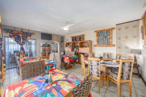 Posezení v ubytování Beachcomber Bay Guest House In South Africa