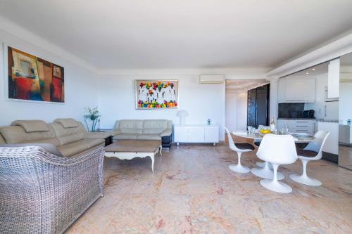 2-Br Panoramic Views Top Floor Cannes