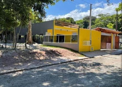 Το κτήριο όπου στεγάζεται  η παραθεριστική κατοικία