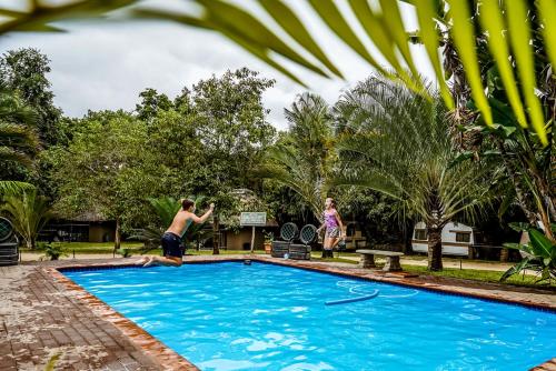 Πισίνα στο ή κοντά στο AfriCamps Hoedspruit