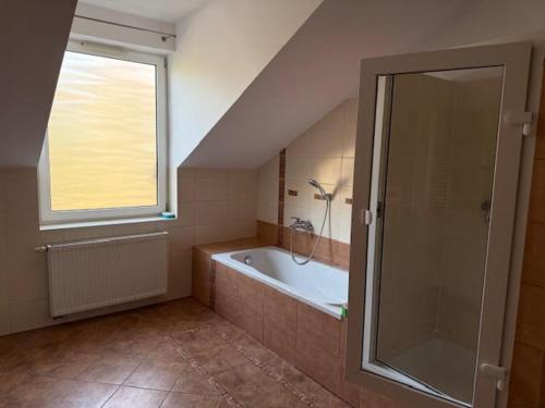 Et badeværelse på Pokoje na Miłosza