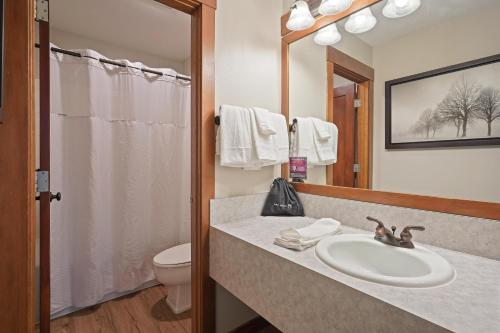 Ένα μπάνιο στο Seventh Mountain 1123