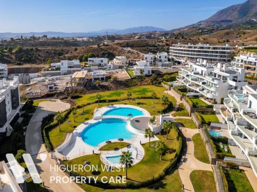 Blue Horizon - Sea View Apartment with Two Terraces and Pool, Higueron West, Fuengirola