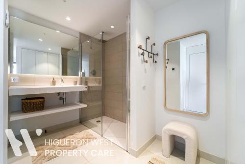 Blue Horizon - Sea View Apartment with Two Terraces and Pool, Higueron West, Fuengirola
