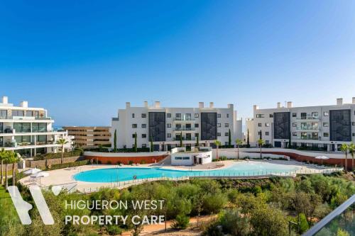 Blue Horizon - Sea View Apartment with Two Terraces and Pool, Higueron West, Fuengirola