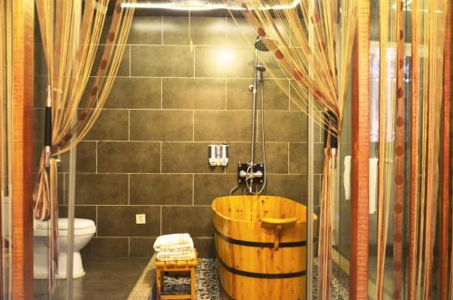 Phòng tắm tại Shaoxing Laotaimen Luxun Native Place Youth Hostel