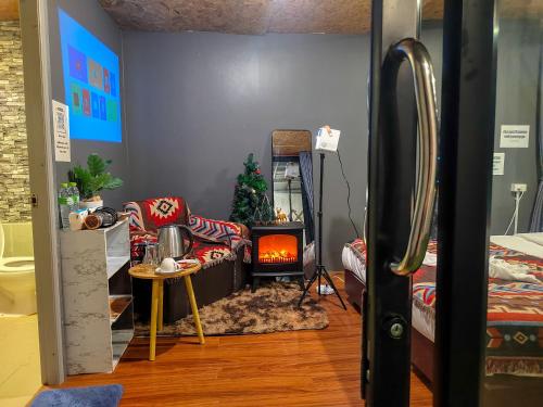 Μια τηλεόραση ή/και κέντρο ψυχαγωγίας στο วันเดย์ภูทับเบิก