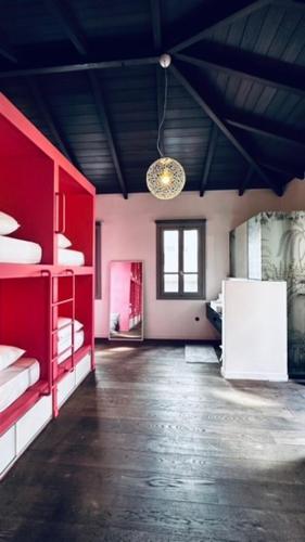 Pink Mango Hostel