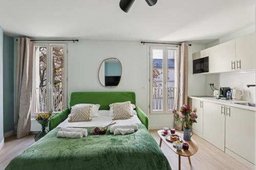 Lavie Maison : Studio Close to Montmartre