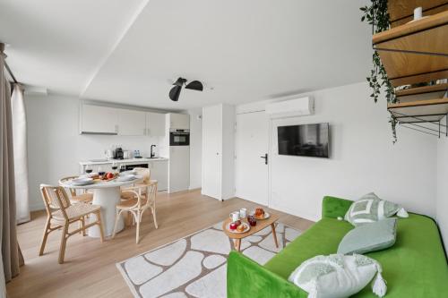 Lavie Maison Spacious Apartment with Terrace