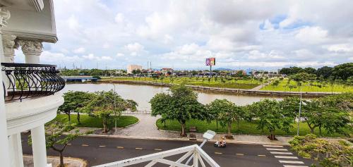 Naturlandskabet i nærheden af motellet
