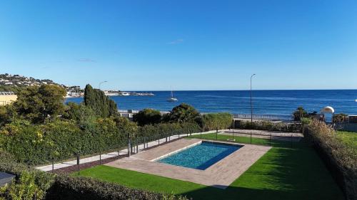 Villa Saphir - Sea view, beach access and pool