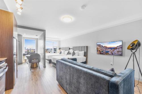 Χώρος καθιστικού στο Skye Hotel & Residences, BW Signature Collection