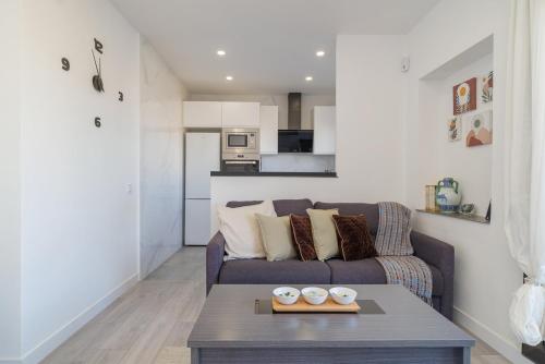 Guest Ready‑Bright & Stylish Flat with 3 Terraces