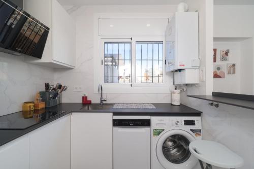 Guest Ready‑Bright & Stylish Flat with 3 Terraces