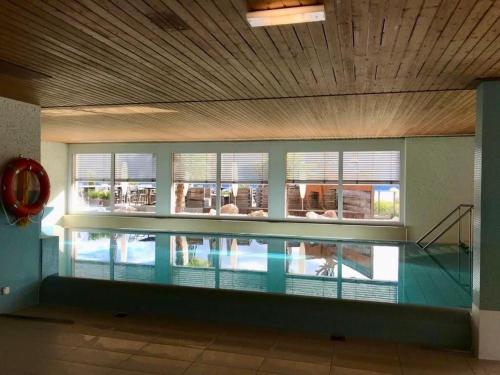 Bazén v ubytování Wohnung Mit Herrlichem Blick Auf Den Pilatus nebo v jeho okolí